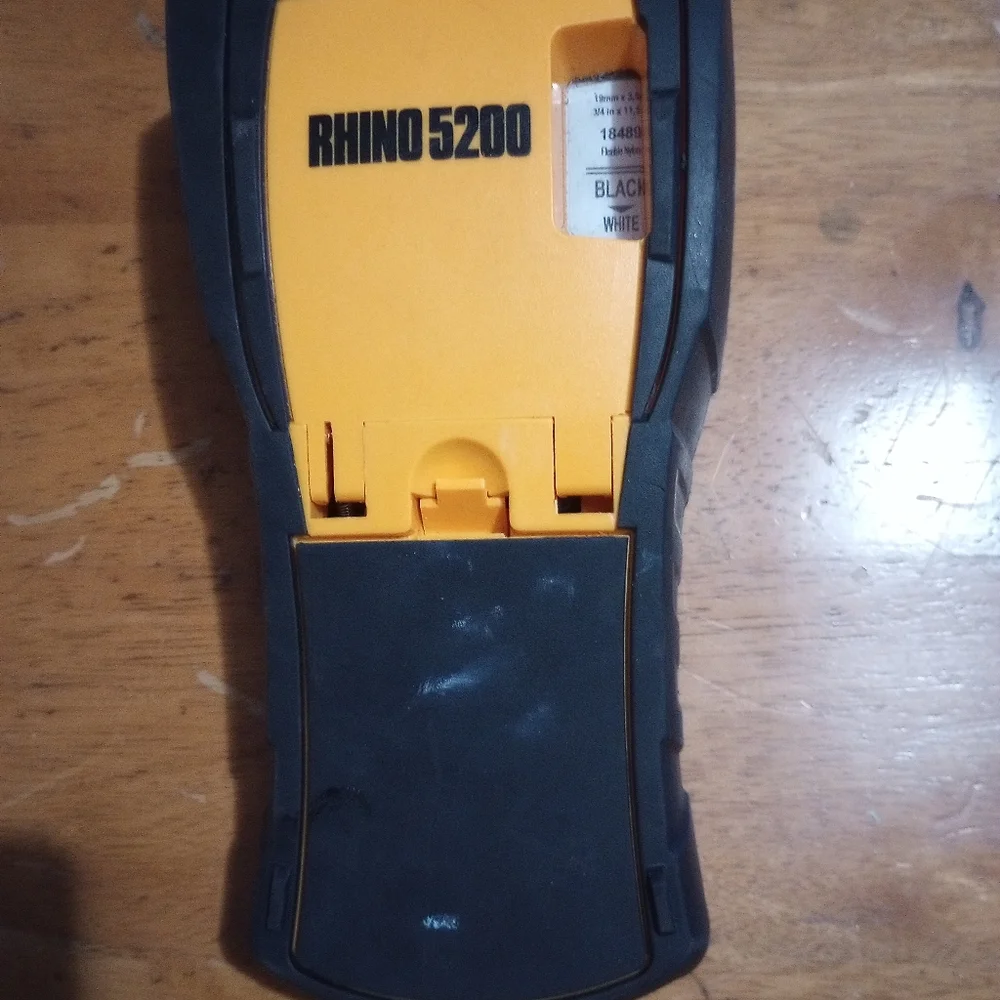 DYMO Rhino 5200 Industrial Label Maker meets key ANSI and TIA/EIA 606-A label